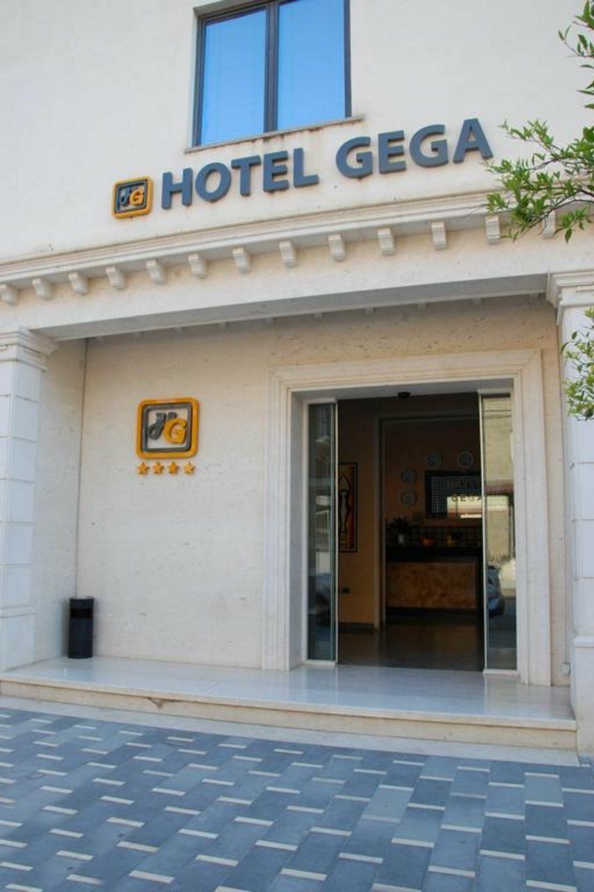 Hotel Gega Berat Exteriör bild